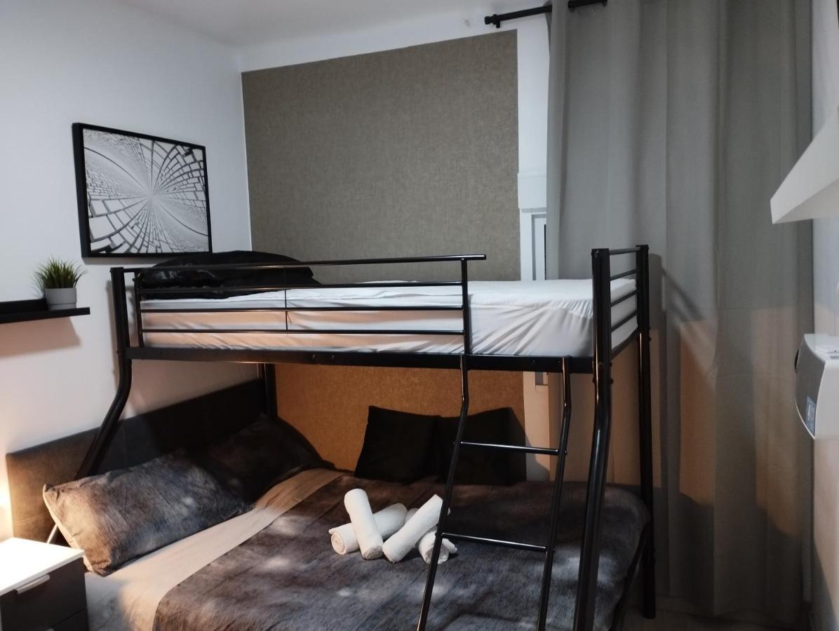 Vilapicina Hostal Barcelona Exterior photo